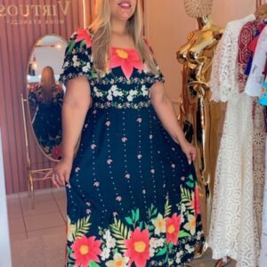 Vestido preto floral viscolinho