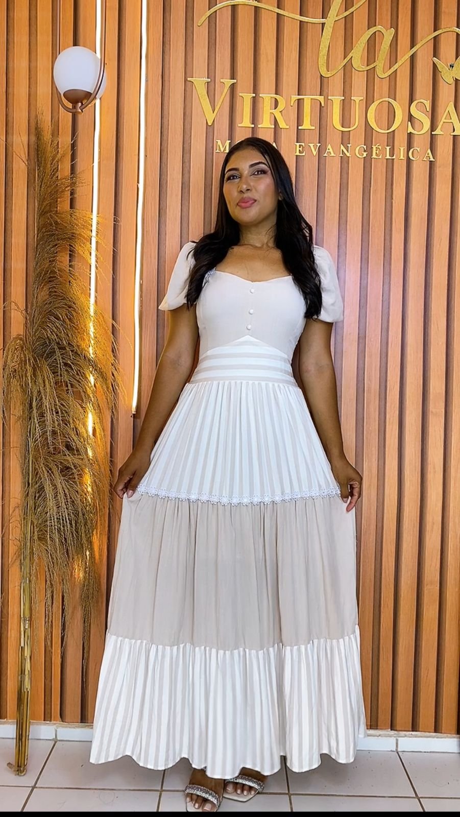 Vestido viscolinho nude